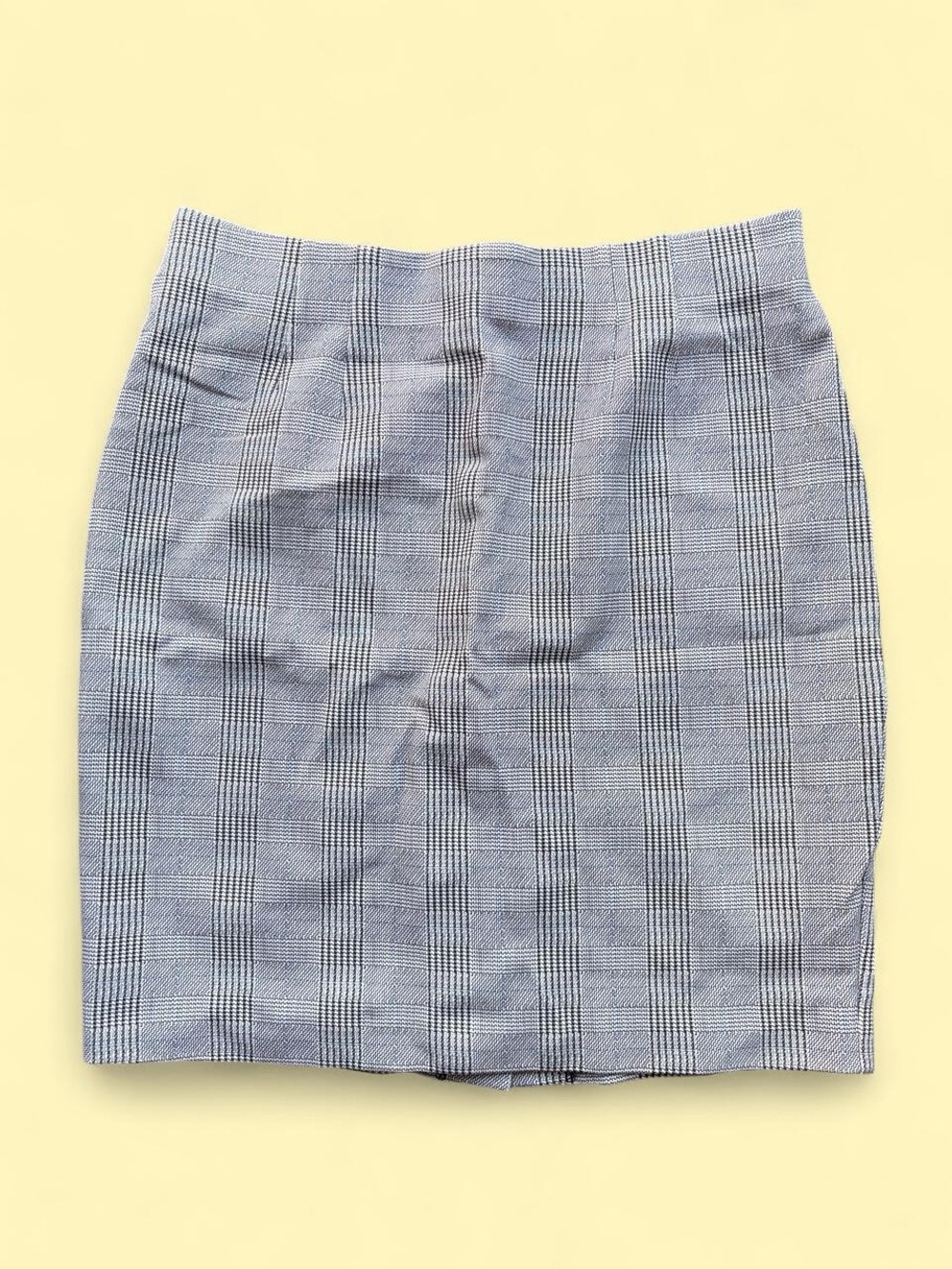 ✨Amanda + Chelsea white and black plaid pencil skirt in size M✨